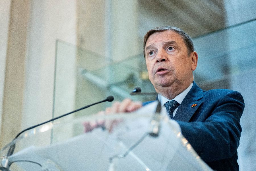 Planas promete prorrogar previsiblemente hasta diciembre las ayudas al campo por el alza de los carburantes