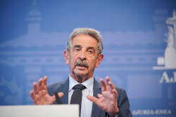 Revilla dice que ser&iacute;a "una aut&eacute;ntica cat&aacute;strofe" que Aspla se marchara de Cantabria