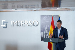 S&aacute;nchez anuncia 2.218 millones de euros extra para dependencia, "la mayor inversi&oacute;n de la historia democr&aacute;tica" pero de su dimisi&oacute;n nada