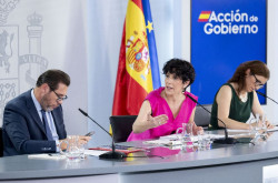 Sanchez dice a trav&eacute;s de sus ministros que no ve motivos para que le citen de testigo en el caso Leire 