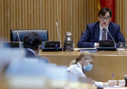  Sanidad distribuye a CCAA 32 millones de guantes de nitrilo y 51 millones m&aacute;s en los pr&oacute;ximos d&iacute;as