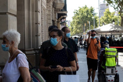  Sanidad notifica 855 casos de COVID-19, un ligero descenso frente al viernes
