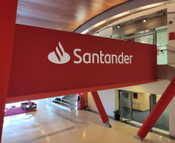 Santander busca 60 universitarios o recién titulados para impulsar su carrera en el banco