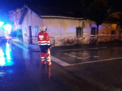 Se cae el tejado de una vivenda deshabitada en Colindres
