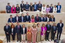 Se presenta un oto&ntilde;o pol&iacute;tico caliente en Cantabria.   Carlos Magdalena