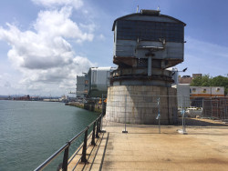 Se&ntilde;or Revilla una mano de pintura para la Gr&uacute;a de Piedra  