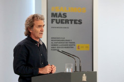  Sim&oacute;n dice que la hip&oacute;tesis de una segunda ola "no es muy fuerte" pero aboga por actuar como si fuera real