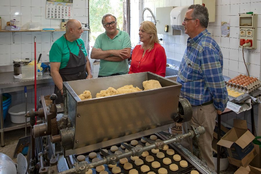 Susinos destaca el papel del sobao como motor econ&oacute;mico y embajador gastron&oacute;mico de Cantabria