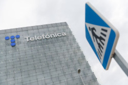 Telef&oacute;nica alcanza un acuerdo con DAZN para la emisi&oacute;n de partidos de LaLiga por cerca de 1.650 millones