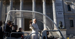 Tercer d&iacute;a del Papa en Espa&ntilde;a: critica en el Congreso la descalificaci&oacute;n y pide actuar ante la "plaga" de abusos