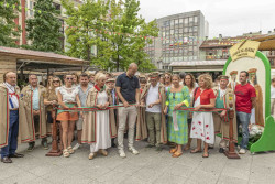 Torrelavega inaugura la XI Feria del Hojaldre, "una de las se&ntilde;as de identidad" de las fiestas de la Virgen Grande