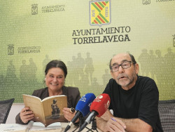 Torrelavega presenta el libro de art&iacute;culos y relatos del periodista Mauro Muriedas