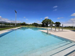 Torrelavega reabre la piscina grande de Tanos tras asegurar que el agua es apta para el ba&ntilde;o