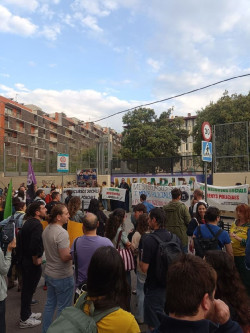Trabajadores de institutos de L`Hospitalet (Barcelona) critican la presencia de Mossos en centros