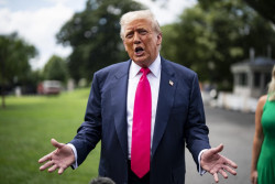 Trump abre una nueva crisis en la OTAN y amaga con una salida que ser&iacute;a el fin de la organizaci&oacute;n