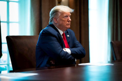 Trump suspende la financiaci&oacute;n de EEUU a la OMS y le acusa de "encubrimiento" del coronavirus