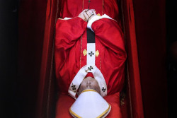 UEFA decreta un minuto de silencio por el Papa Francisco en sus competiciones