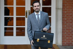 Un idiota de ministro.