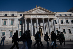 Un informe alerta de que la "par&aacute;lisis" en el Congreso afecta a las CCAA: solo siete leyes con impacto regional en 2025