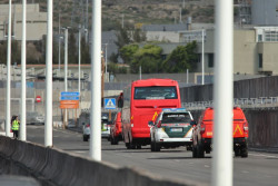 Un psiquiatra del Comisionado de Salud Mental acompa&ntilde;a en el autob&uacute;s a los espa&ntilde;oles del MV Hondius