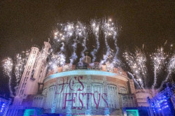 Unas 5.000 personas presenciaron anoche en Torrelavega la primera sesi&oacute;n del espect&aacute;culo `Dies Festus`