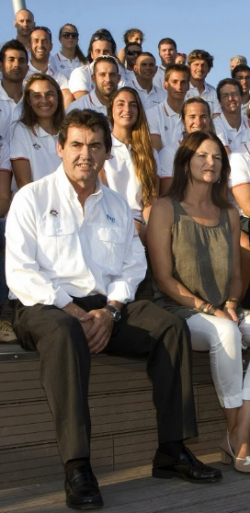 V&aacute;yase Sra. Casanueva, y con usted su Junta Directiva