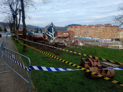 Viesgo retira el transformador situado junto a la pista de la Plaza de las Autonom&iacute;as de Torrelavega