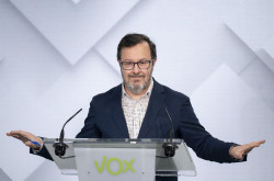 Vox acusa a S&aacute;nchez de usar el despliegue por el brote como "una cortina de humo" para tapar su corrupci&oacute;n