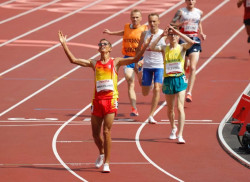 Yassine Ouhdadi da el segundo oro a Espa&ntilde;a en Paris 2024 tras ganar los 5.000 T13