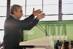 Zapatero pide al juez y a Hacienda que suspendan la investigaci&oacute;n tributaria sobre &eacute;l y su esposa